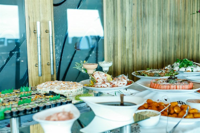 Sunday Buffet at Bay Lodge